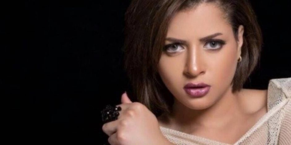 ممثلة الفيديو الجنسي: مخرج شهير غرر بنا وصور الفيديو لابتزازنا