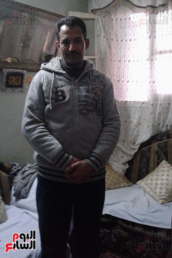 صور.. اليوم السابع داخل منزل منقذ مصابى حادث قطار رمسيس .. البطل وليد مرضى: "اللى عملته واجب...