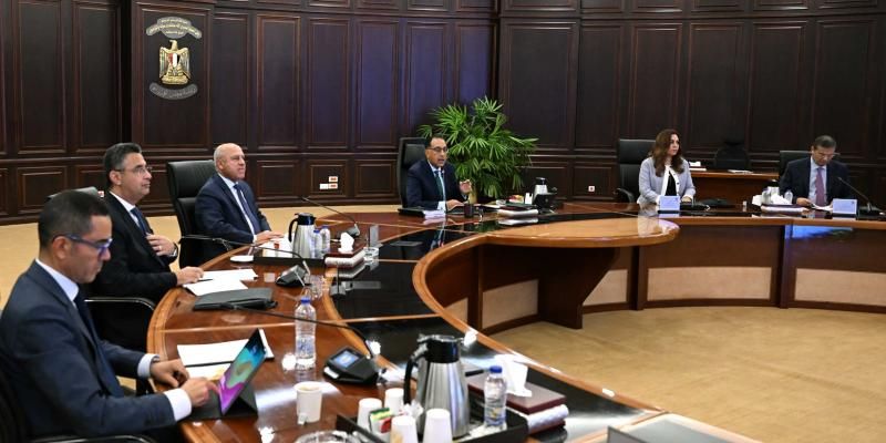 مدبولي يوجه بتوفير أماكن ثابتة طوال العام لعرض السلع بأسعار مناسبة على...