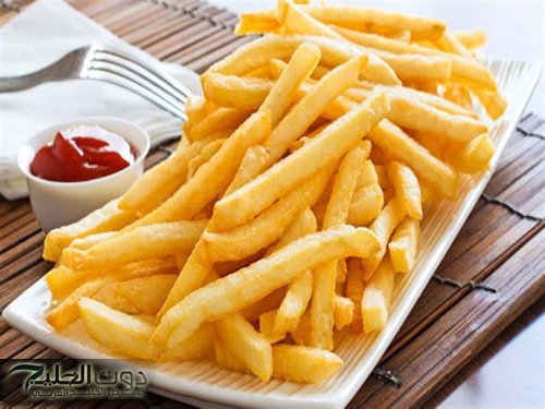 أسرار المطاعم في السعودية ..مكون بسيط للغاية يضاف اثناء قلي البطاطس يجعلها مقرمشة ولذيذة