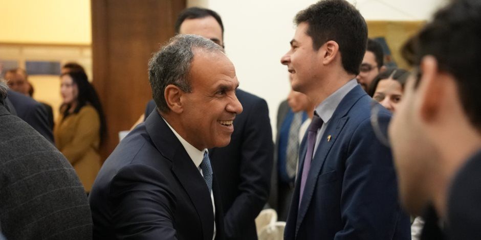 وزير الخارجية يلتقي أبناء الجالية المصرية في موسكو ويؤكد حرص الدولة على دعم المصريين بالخارج
