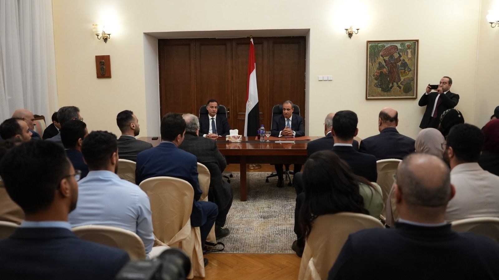 وزير الخارجية يلتقي أبناء الجالية المصرية في موسكو ويؤكد حرص الدولة على دعم المصريين بالخارج
