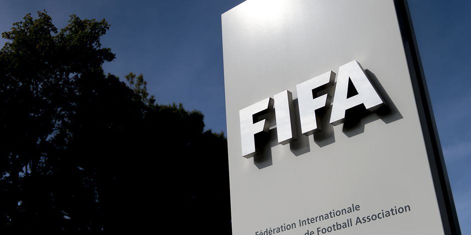 فيفا يوافق علي إقامة مباريات الدوريات المحلية خارج البلاد