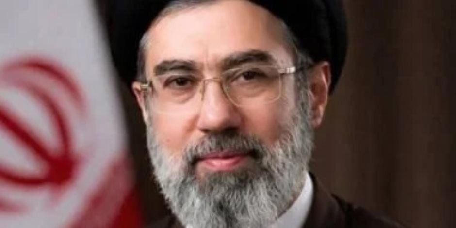 مجتبى خامنئى : فصل جديد يتشكل فى منطقة الخليج ومضيق هرمز