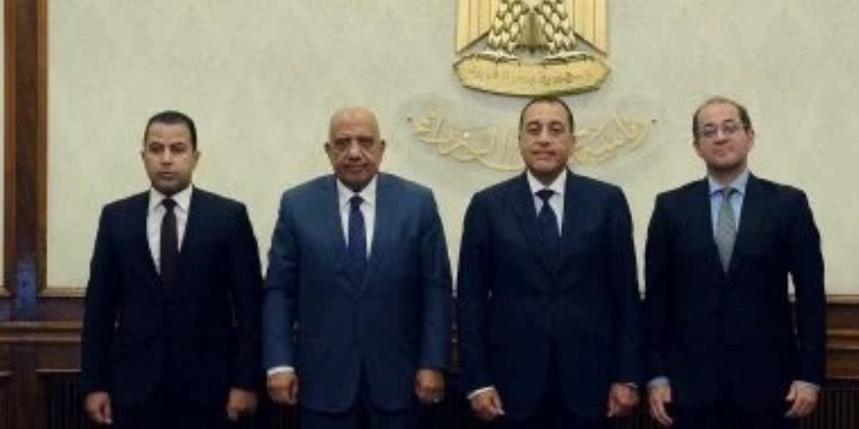 رئيس الوزراء يشهد توقيع بروتوكول بين شركة تحيا مصر ووزارتي الكهرباء و المالية