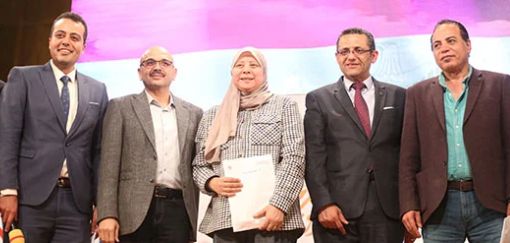 نقابة الصحفيين تسلم تأشيرات الحج لبعثة النقابة (صور)