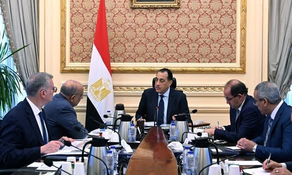 مدبولي: استمرار التنسيق بين الوزارات لتأمين احتياجات الكهرباء والمنتجات البترولية