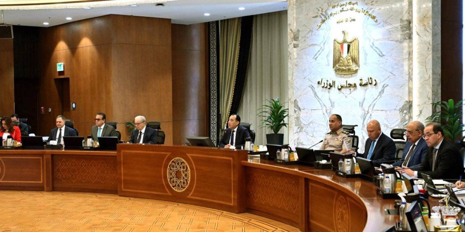 رئيس الوزراء يترأس الاجتماع الأسبوعي للحكومة.. ويوجه بطرح كميات كبيرة من اللحوم الحية والمجمدة
