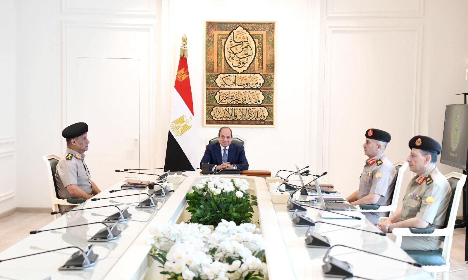 الرئيس السيسي يوجه بسرعة الانتهاء من مشروعات الهيئة الهندسية للقوات المسلحة