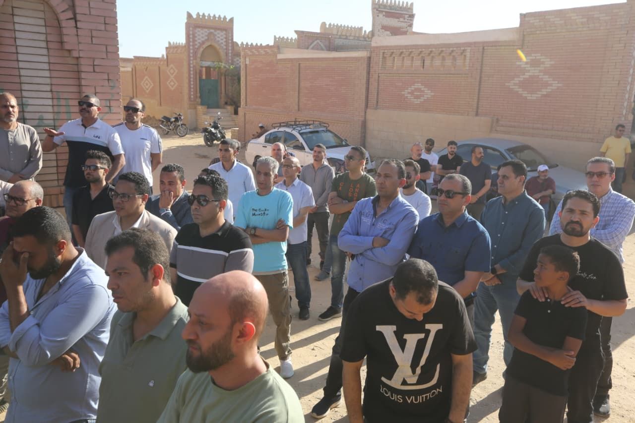 تشييع جثمان الزميل أحمد عادل إلى مثواه الأخير بمقابر العائلة بـ6 أكتوبر