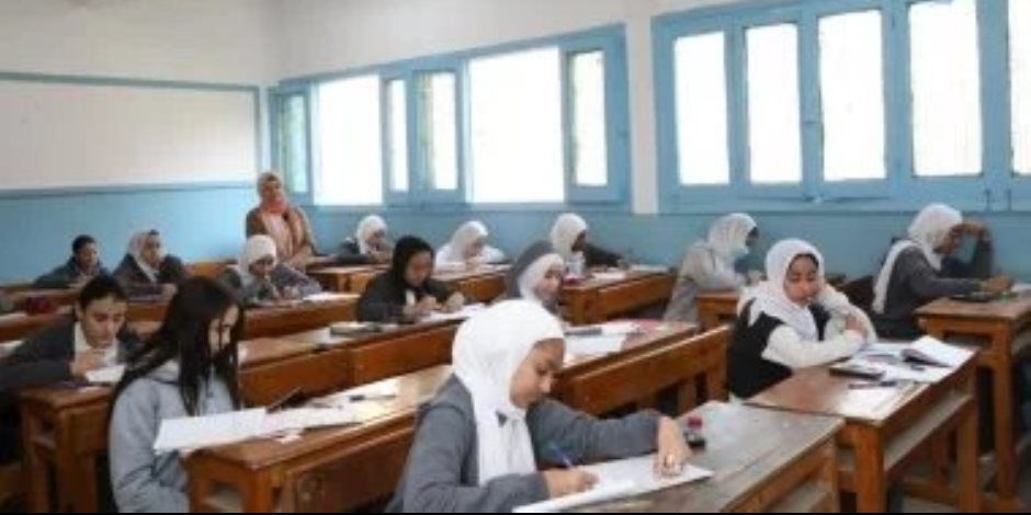 وزارة التعليم: متابعة امتحانات الدبلومات الفنية ورصد أى محاولات غش