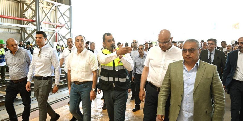 رئيس الوزراء يفتتح المرحلة الأولى لمجمع الغرابلي الصناعي ببرج العرب الجديدة