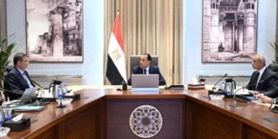 رئيس الوزراء يعقد اجتماعا لبحث التوسع فى إنشاء عدد من محطات الثروة الحيوانية