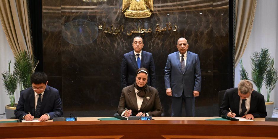رئيس الوزراء يشهد توقيع مذكرة تفاهم لإنشاء أول مصنع لتوربينات الرياح