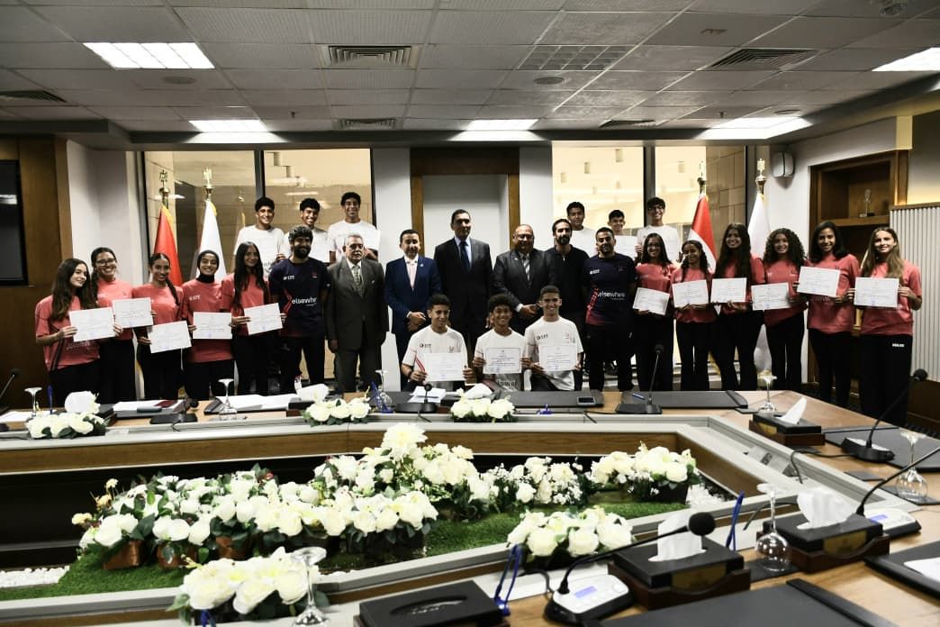 وزير الشباب والرياضة يكرّم منتخب مصر للبادل بعد التتويج بكأس أفريقيا للناشئين في إنجاز تاريخي