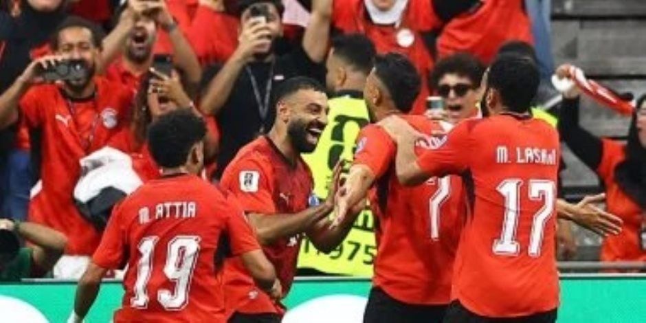 إمام عاشور يسجل هدف تقدم مصر على أستراليا من ضربة رأس فى الدقيقة 13