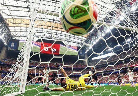 أسود الأطلس يواصلون الإبداع.. المغرب يهزم كندا بثلاثية ويحجز مقعده في ربع نهائي المونديال