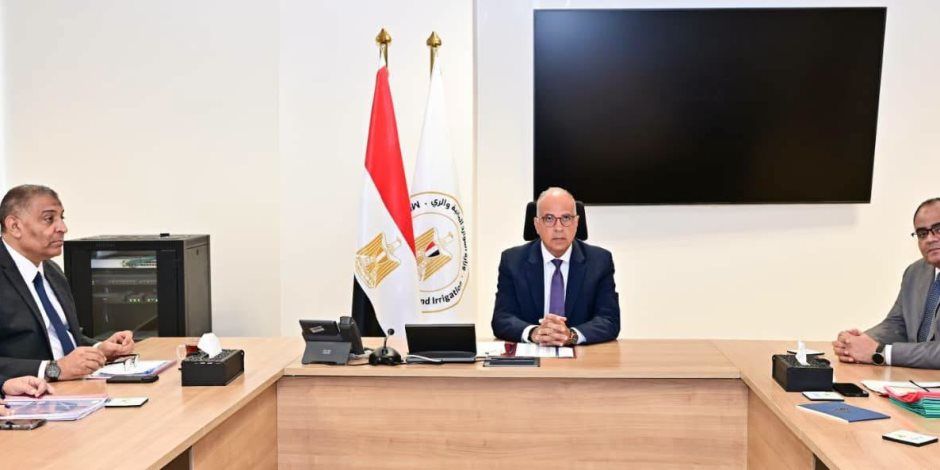 «سويلم» يتابع إجراءات تطوير أداء الشركة القابضة للري والصرف والشركات التابعة لها
