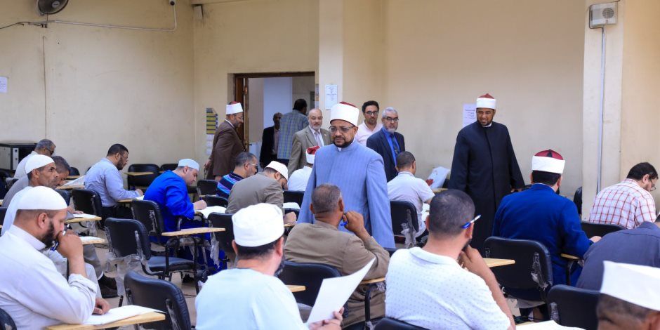 أمين البحوث الإسلاميَّة يتفقَّد أعمال الامتحان التحريري لمسابقة ابتعاث رمضان 1448هـ