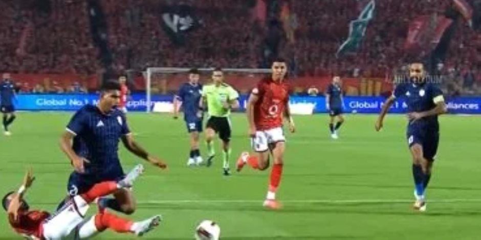الأهلي يتأخر أمام الشرقية إنبي 2-1 في الشوط الأول.. وضربة جزاء مهدرة