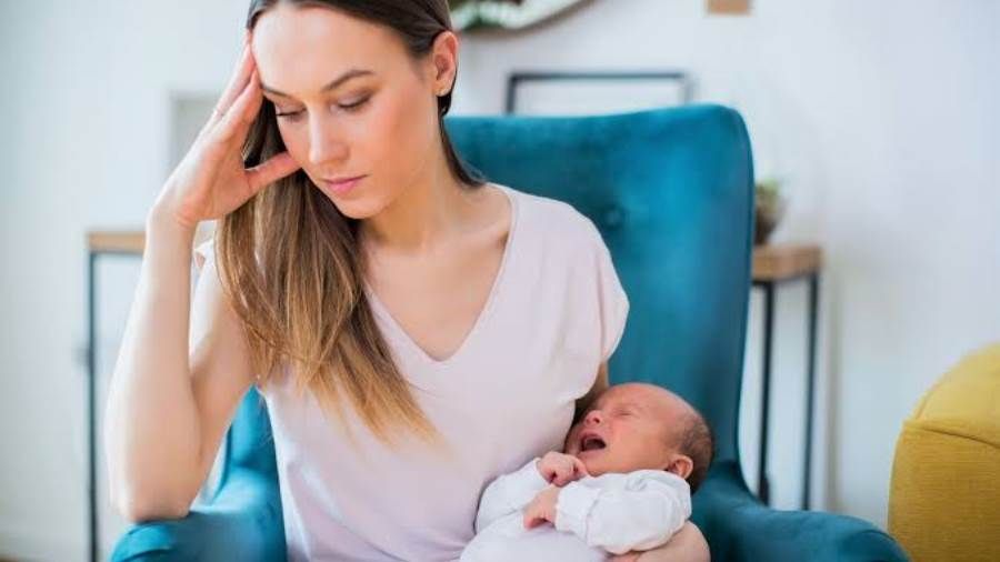 ما الفرق بين اكتئاب ما بعد الولادة وذهان ما بعد الولادة؟