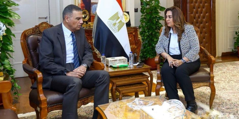 وزيرة التنمية المحلية والبيئة تتابع مع محافظ جنوب سيناء الموقف التنفيذي للمشروعات التنموية والبيئية بالمحافظة