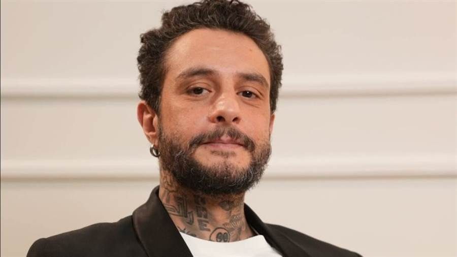 أحمد الفيشاوي يعود للسينما بـ "نمبر وان" تعاقد الفنان أحمد الفيشاوي على بطولة فيلم جديد يحمل اسم نمبر وان ليبدأ مرحلة التحضيرات خلال الأيام القليل إقرأ المزيد