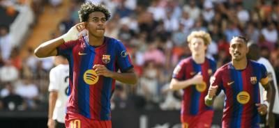 برشلونة يواصل العلامة الكاملة