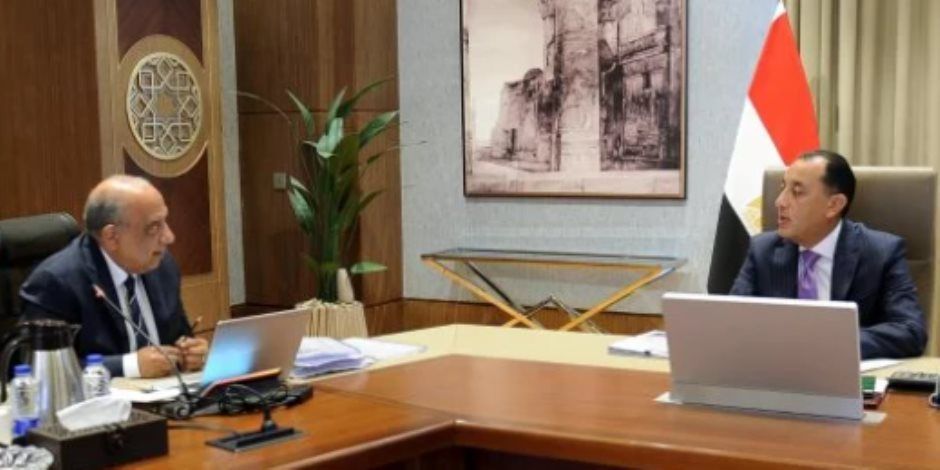 رئيس الوزراء يُتابع المشروعات والخطط فى قطاع الطاقة الجديدة والمتجددة