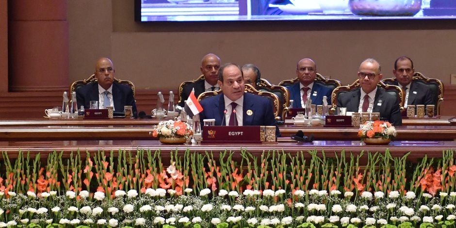 الرئيس السيسي: الدبلوماسية والحلول السياسية السلمية السبيل الأمثل لحل الأزمات