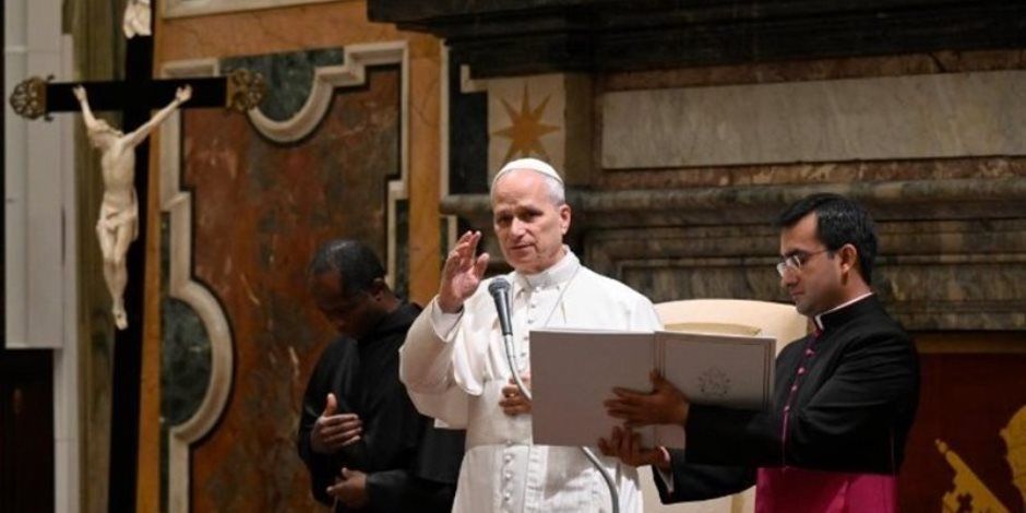 بابا الفاتيكان يبدأ زيارته لفرنسا لمناقشة عدة قضايا بمستقبل أوروبا