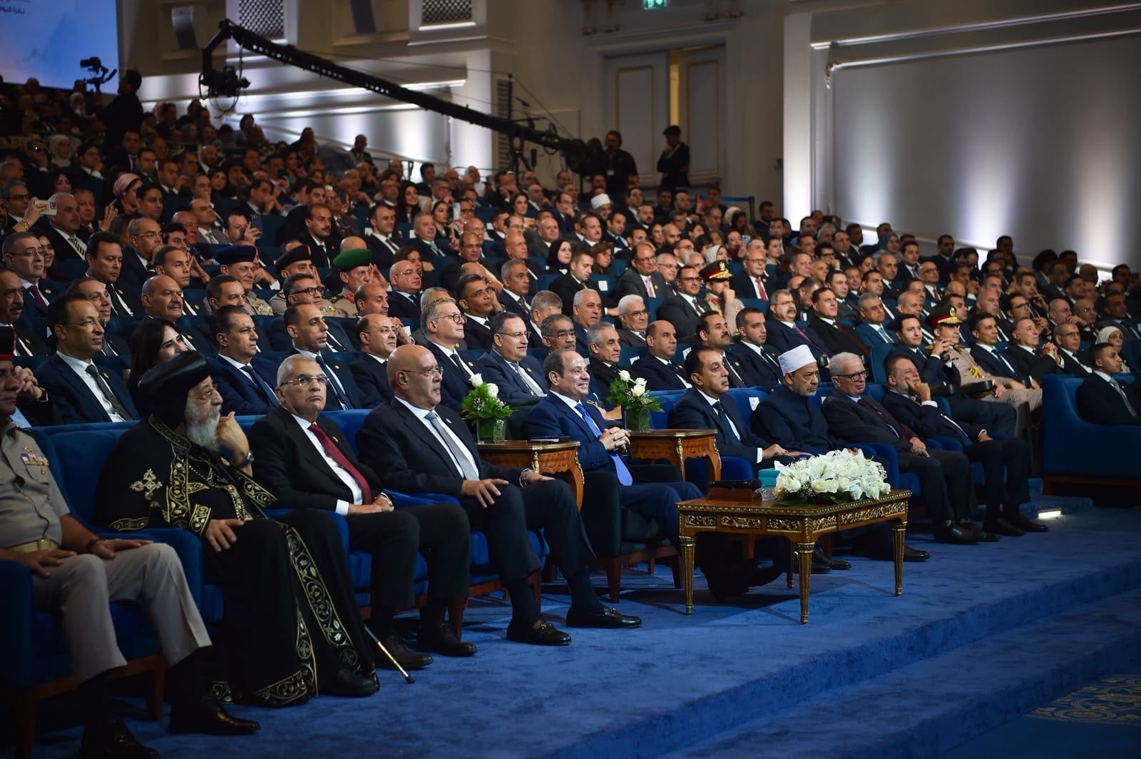 الزعيم السيسى يشارك بمنتدى مصر ويستقبل الممثل الخاص لبوتين.. فيديو