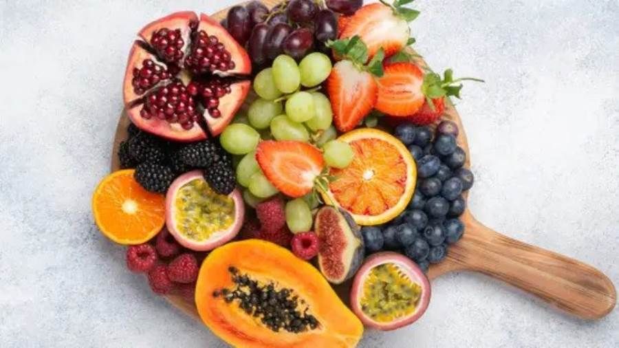 5 فواكه تساعد على ضبط سكر الدم