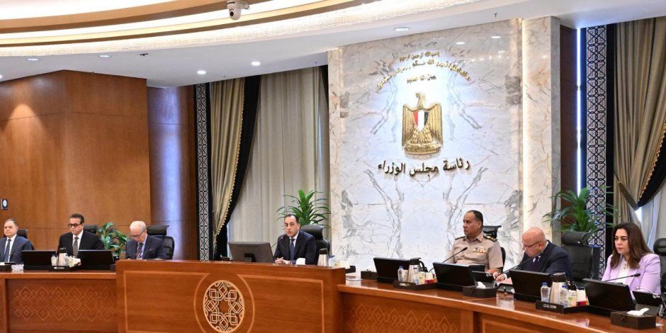 رئيس الوزراء: العمل على توافر مستويات آمنة من المخزون الاستراتيجيى من السلع