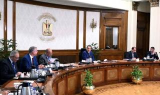 مدبولي: التوسع في الطاقة المتجددة داخل المصانع خطوة لدعم التنافسية وخفض الانبعاثات
