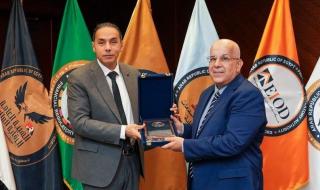 رئيس هيئة الرقابة المالية يستقبل المدير العام لسلطة رقابة التمويل الصغير التونسية